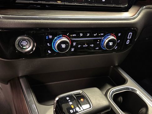 Used 2024 GMC Sierra 1500 SLT w/ SLT Convenience Package image 45