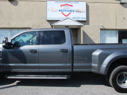 Used 2022 Ford F350 XLT w/ XLT Value Package AWD/4WD image 5