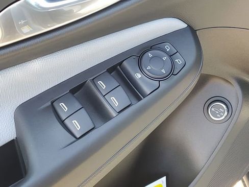 Certified 2025 Buick Envista Preferred w/ Convenience II Package FWD image 24