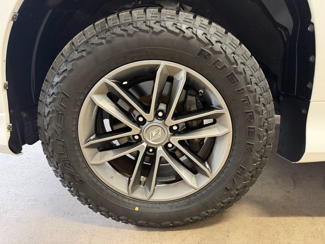 Used 2018 Lexus GX 460 Premium w/ Premium Package AWD/4WD image 39
