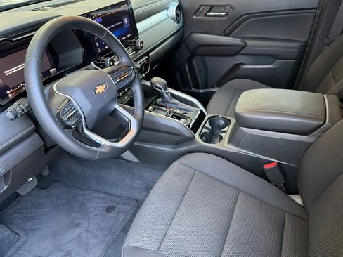 Used 2024 Chevrolet Colorado LT w/ LT Convenience Package RWD image 9