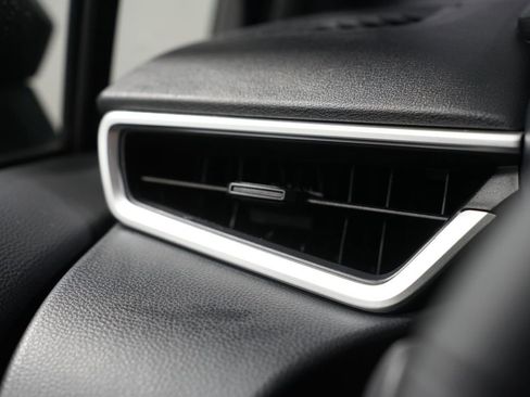 Certified 2024 Toyota Corolla SE image 25