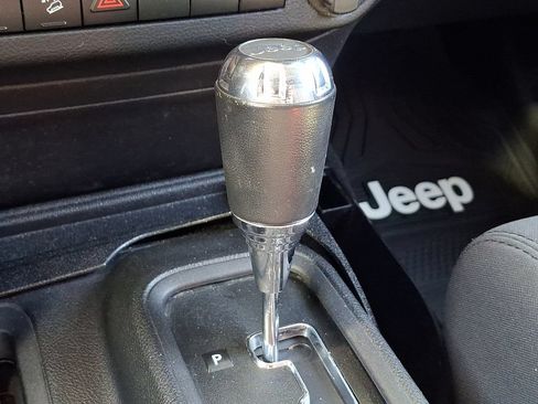 Used 2012 Jeep Wrangler Sport AWD/4WD image 14