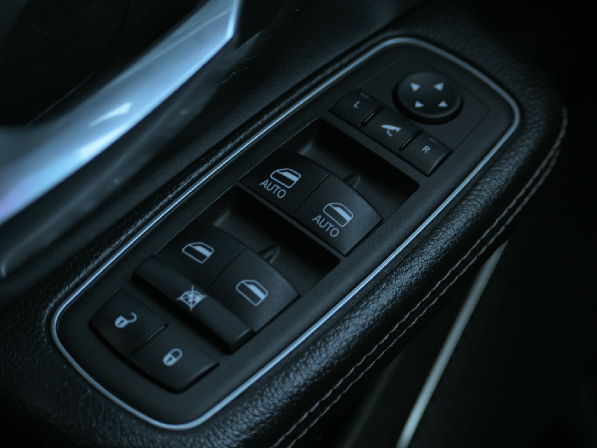 Used 2024 RAM 1500 Laramie RWD image 30
