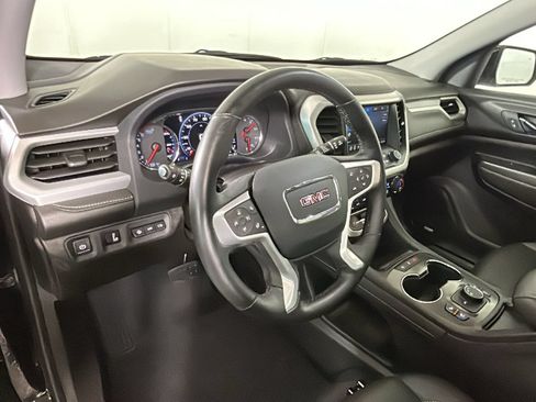 Used 2023 GMC Acadia SLT w/ Technology Package FWD image 17