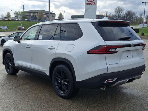 New 2026 Toyota Grand Highlander AWD Hybrid image 3