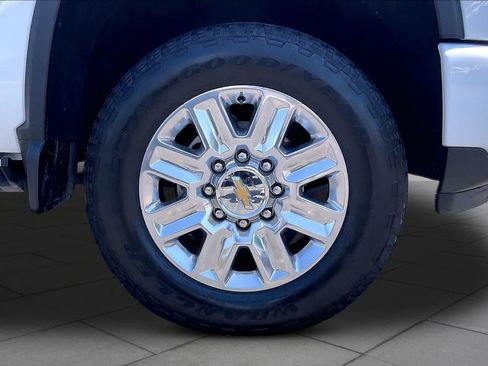 Used 2025 Chevrolet Silverado 2500 High Country w/ High Country Premium Package AWD/4WD image 10