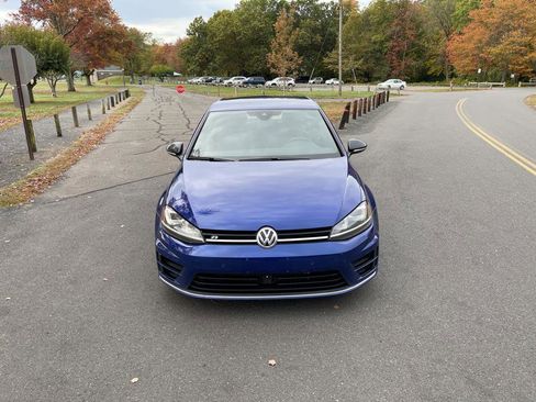 Used 2017 Volkswagen Golf 4-Door image 9