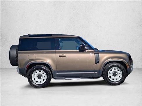 Used 2023 Land Rover Defender 90 S image 4