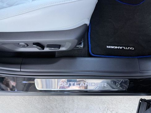 Used 2024 Mitsubishi Outlander SEL image 29