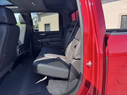 Used 2022 GMC Sierra 2500 Denali w/ Denali Ultimate Package AWD/4WD image 9