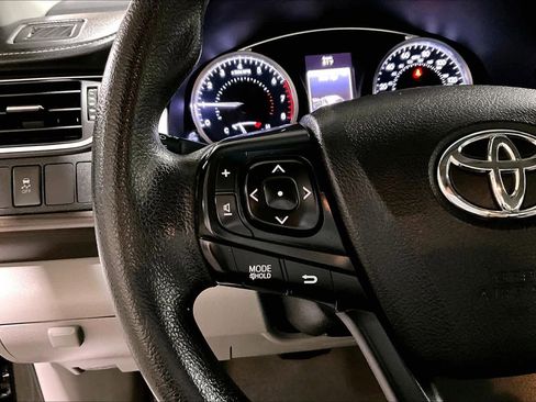 Used 2016 Toyota Camry LE image 23