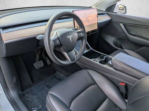 Used 2021 Tesla Model Y Long Range AWD/4WD image 13