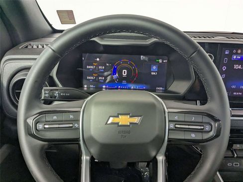Used 2026 Chevrolet Colorado W/T w/ WT Custom Package RWD image 15
