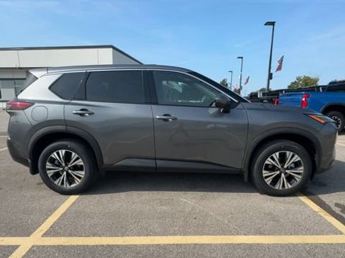 Used 2021 Nissan Rogue SV FWD image 9