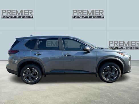 Used 2026 Nissan Rogue SV image 4