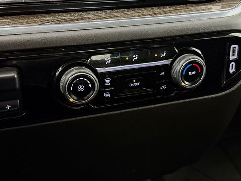 Used 2024 Chevrolet Silverado 3500 LT image 19