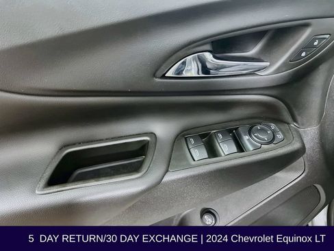 Used 2024 Chevrolet Equinox LT FWD image 23