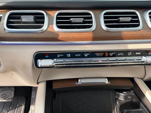 Used 2024 Mercedes-Benz GLS 450 4MATIC image 30