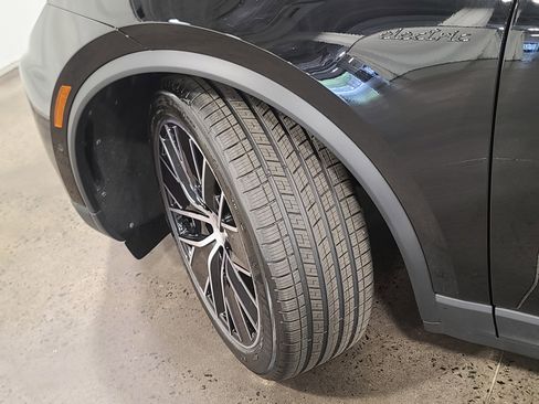 New 2026 Porsche Macan Electric RWD image 33