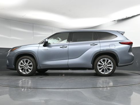 Used 2020 Toyota Highlander Limited image 32