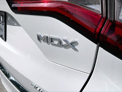 Certified 2023 Acura MDX SH-AWD w/ Technology Package image 10