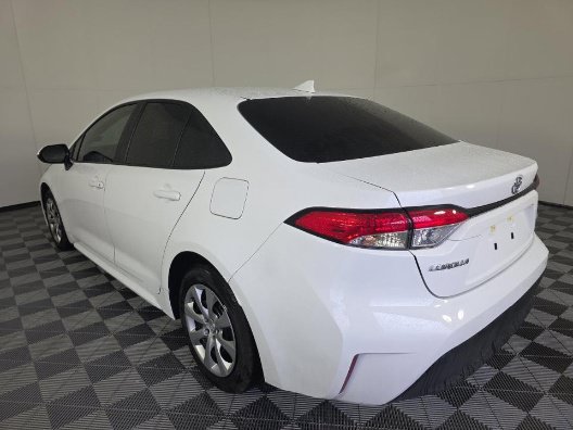 Used 2026 Toyota Corolla LE FWD image 4