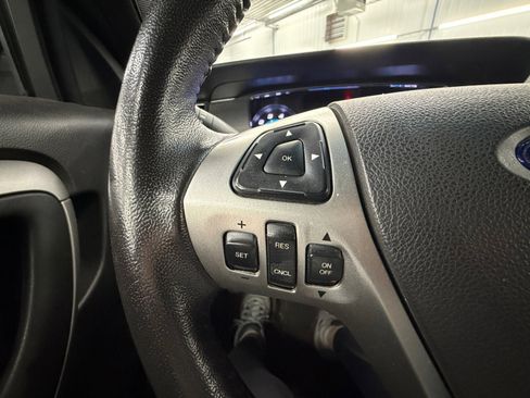 Used 2018 Ford Taurus SEL FWD image 15
