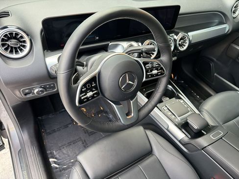 Used 2022 Mercedes-Benz GLB 250 4MATIC image 4