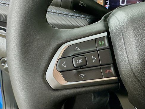 Used 2026 Jeep Compass Latitude AWD/4WD image 12