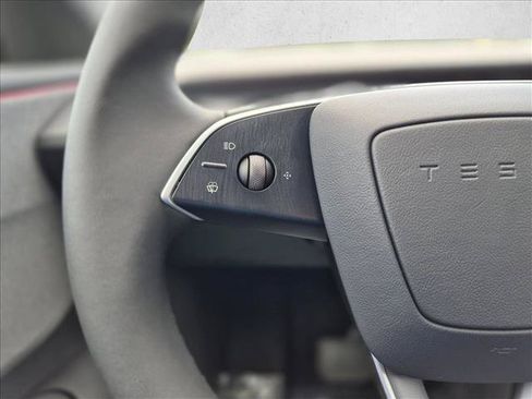 Used 2026 Tesla Model Y AWD image 15