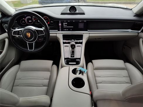 Used 2019 Porsche Panamera GTS image 19