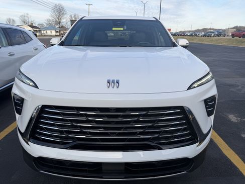 Used 2025 Buick Enclave Preferred image 6