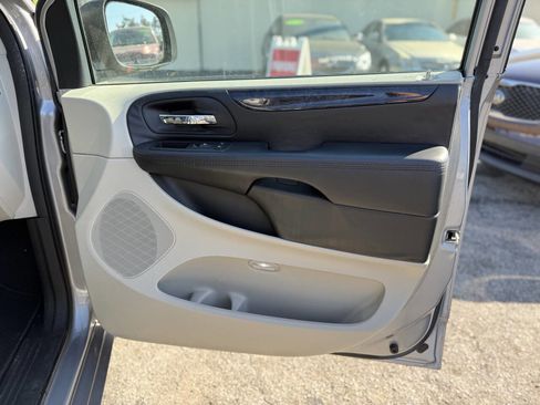 Used 2015 Dodge Grand Caravan SE w/ Quick Order Package 29E SE image 24