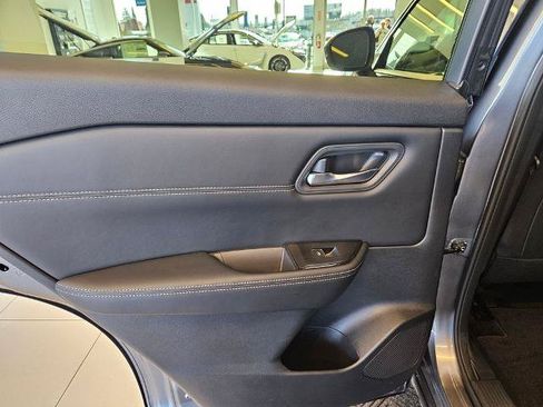 Certified 2025 Nissan Rogue SL AWD/4WD image 25