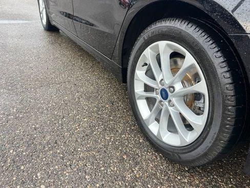 Used 2019 Ford Fusion Energi Titanium FWD image 26