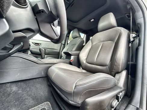 Used 2026 Subaru Outback Limited AWD/4WD image 11