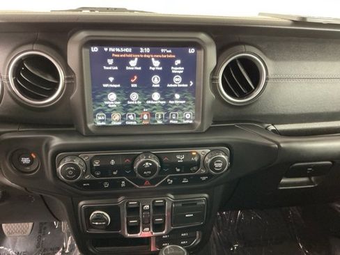 Used 2020 Jeep Gladiator Overland w/ Uconnect 4C Nav & Sound Group image 17