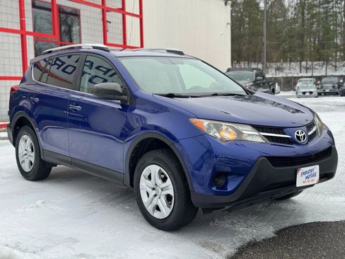 Used 2015 Toyota RAV4 LE image 7