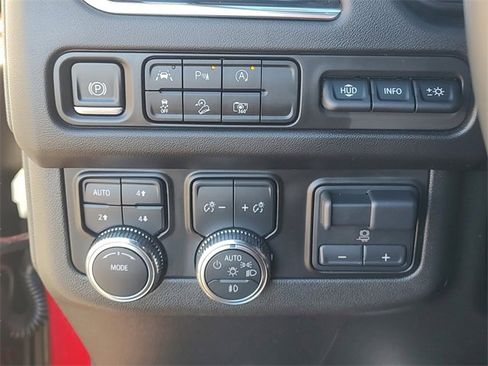 Used 2024 GMC Yukon XL AT4 w/ Technology Package image 27