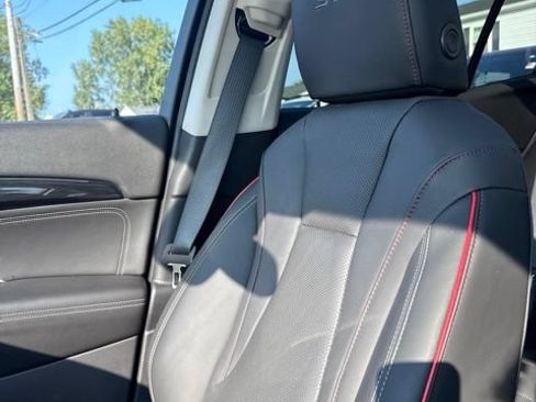 Used 2022 Buick Envision Essence w/ Technology Package I FWD image 21