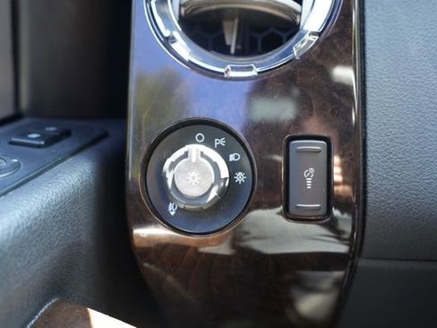 Used 2015 Ford F250 Platinum w/ FX4 Off-Road Package AWD/4WD image 25