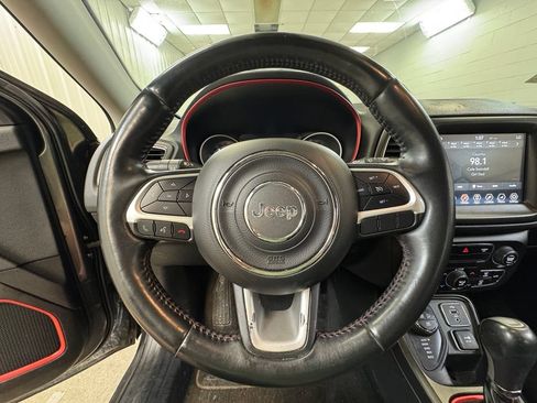 Used 2018 Jeep Compass Trailhawk w/ Cold Weather Group AWD/4WD image 38