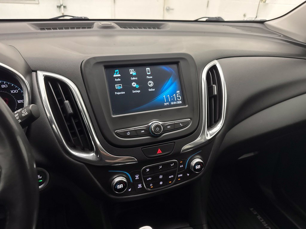 Used 2018 Chevrolet Equinox LT FWD image 16