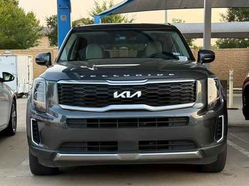Used 2022 Kia Telluride EX w/ EX Premium Package FWD image 2
