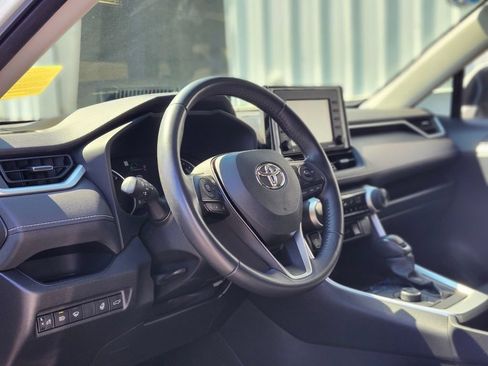 Used 2022 Toyota RAV4 XLE Premium AWD/4WD image 17