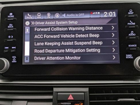 Used 2018 Honda Accord Touring image 10