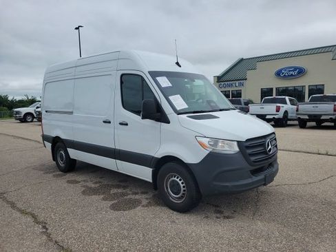 Used 2025 Mercedes-Benz Sprinter 2500 image 15