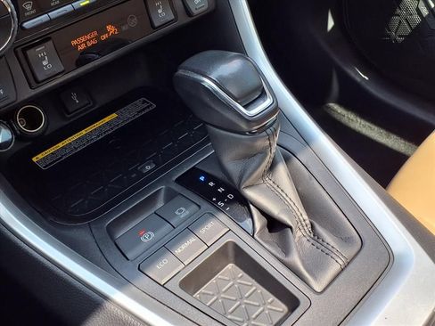 Used 2020 Toyota RAV4 XLE Premium FWD image 22