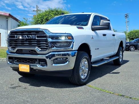 Used 2025 RAM 2500 Big Horn AWD/4WD image 3